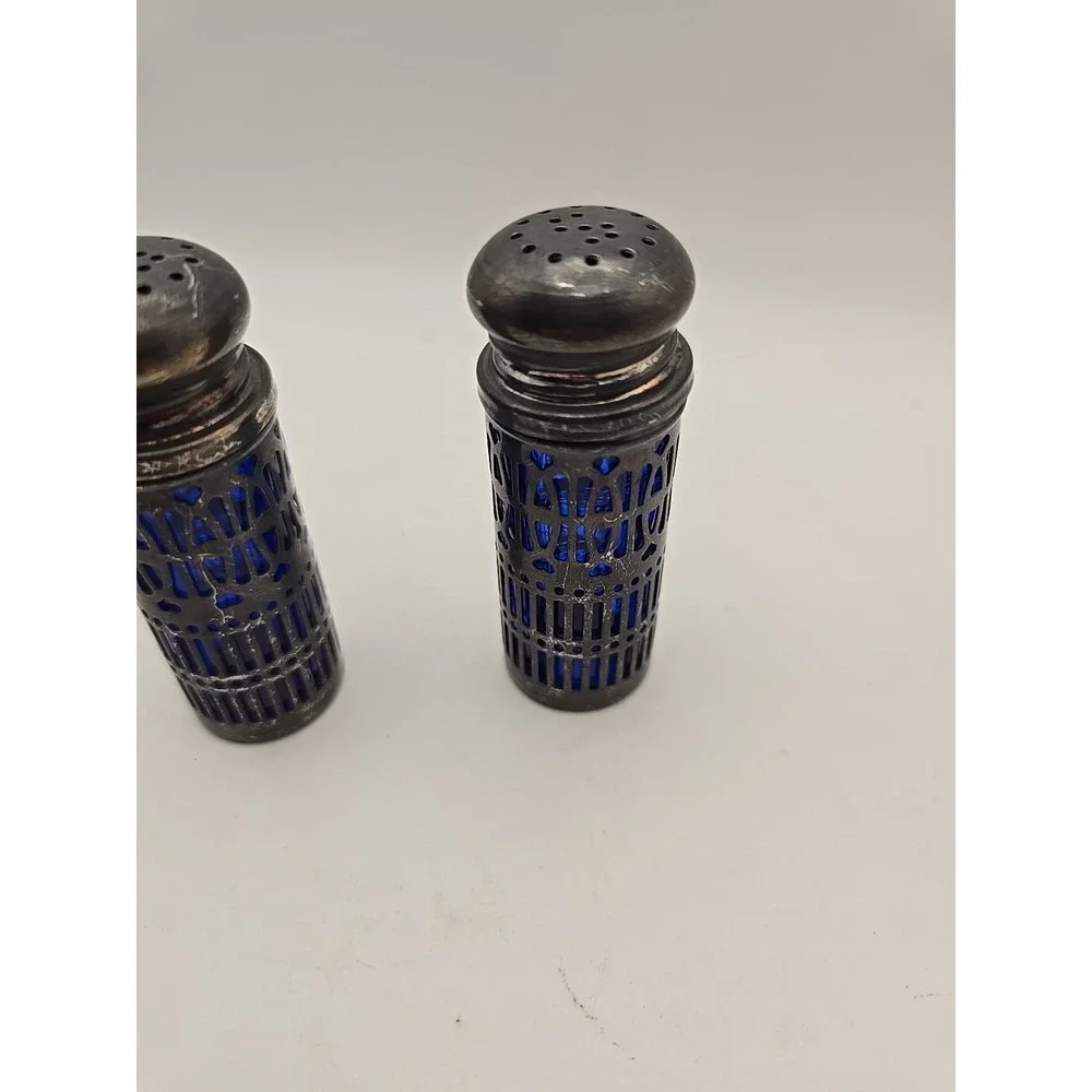 Vintage Silver Plated COBALT BLUE Glass Salt & Pepper‎ Shakers Heart Cuts
